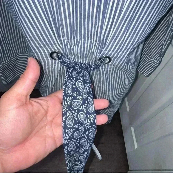 Peck and Peck Button Down,long sleeve shirt, railroad striped, w back tie detail - Picture 3 of 7